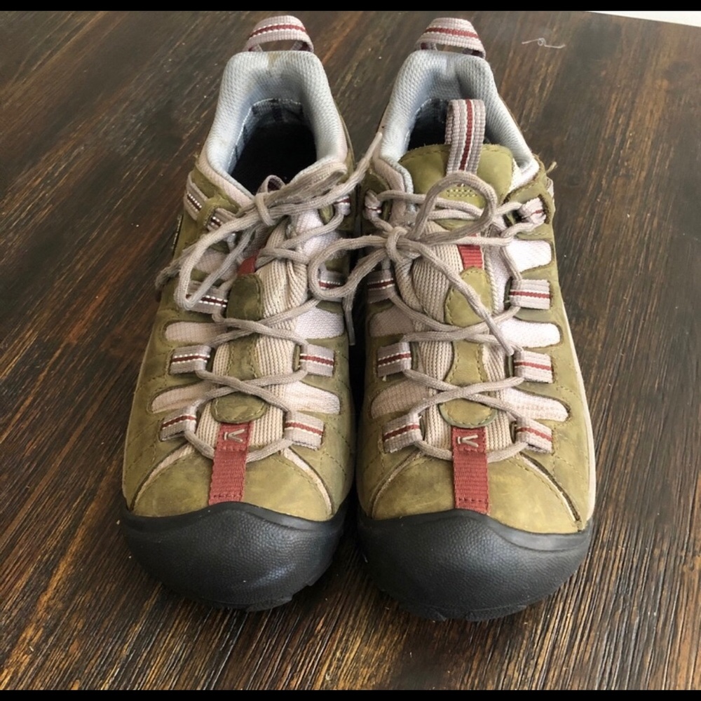 Keen hiking shoes boots